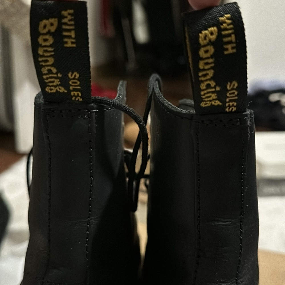 DR. MARTENS
Black Shriver Hi Ankle Boots is size 7.5 - Picture 5 of 6
